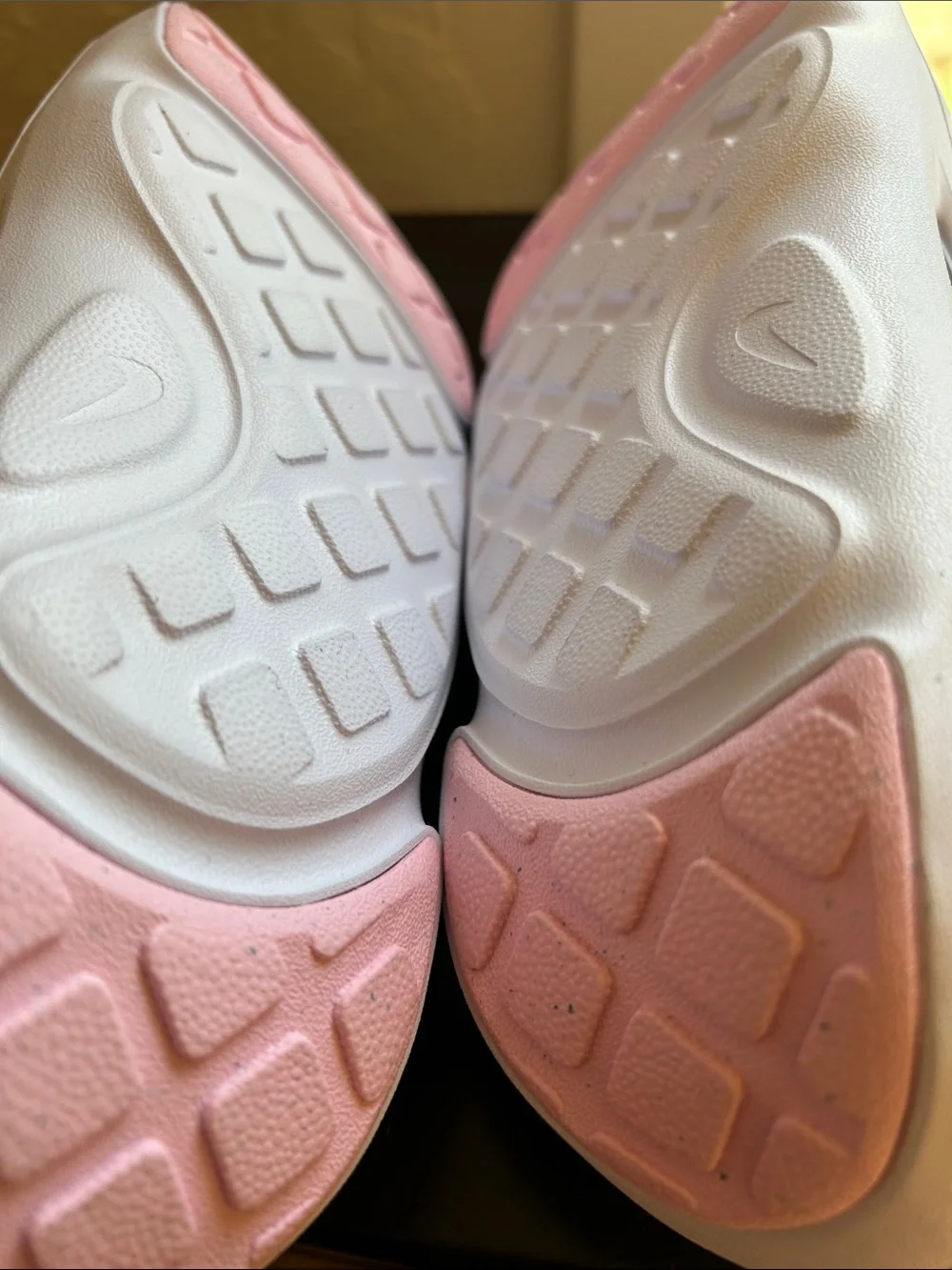 Nike aguaswoosh pink